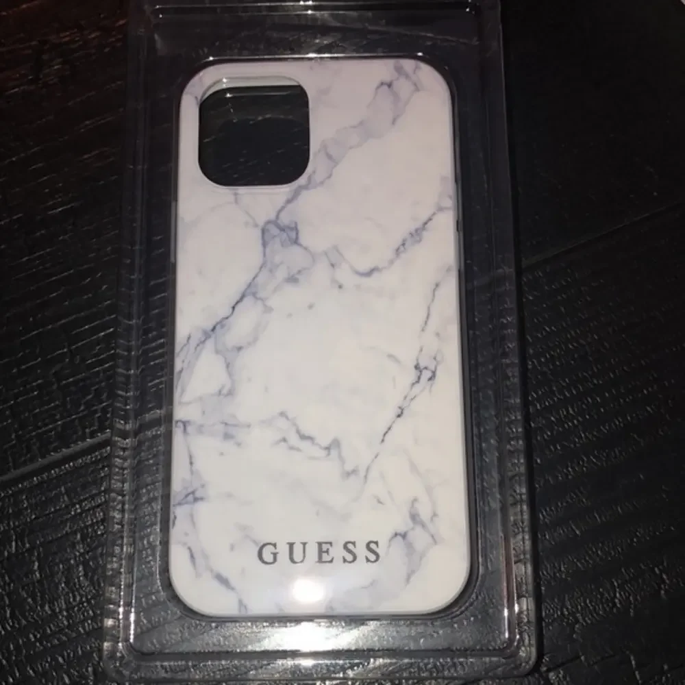 GUESS IPhone 12 /12 Pro Hardshell case Marbled‎ Print